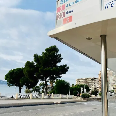 Equipe-climatise Avec Balcon Au Mourillon A 20m De La *