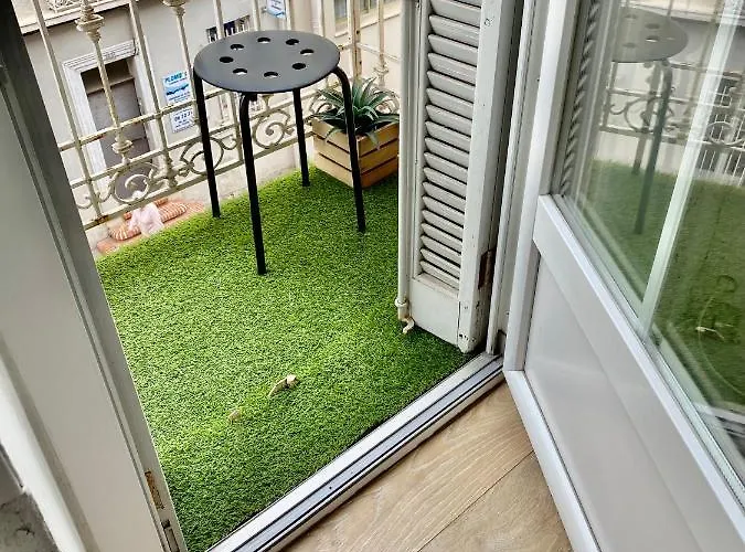 Equipe-climatise Avec Balcon Au Mourillon A 20m De La * 툴롱