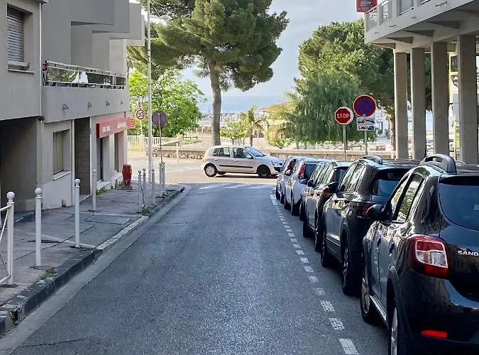 Equipe-climatise Avec Balcon Au Mourillon A 20m De La *